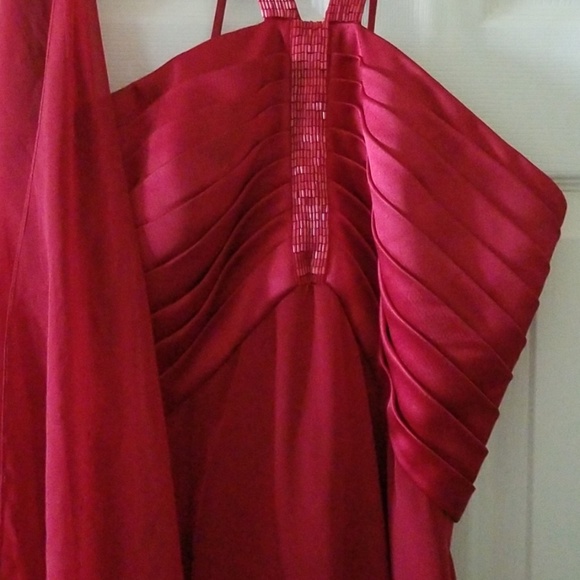 Beautiful full length gown (very high quality) - Picture 4 of 4